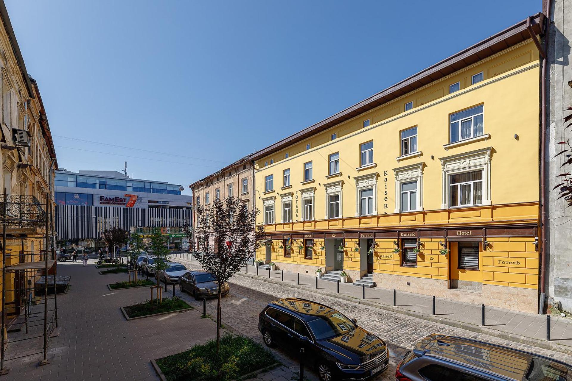 Hotel Kaiser Econom Lviv Extérieur photo