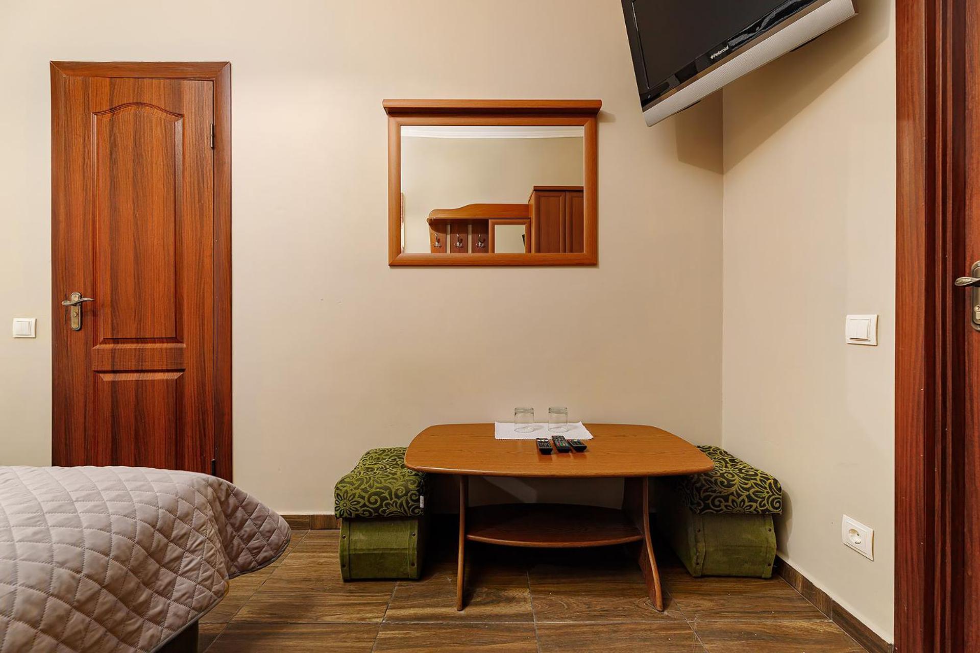 Hotel Kaiser Econom Lviv Chambre photo