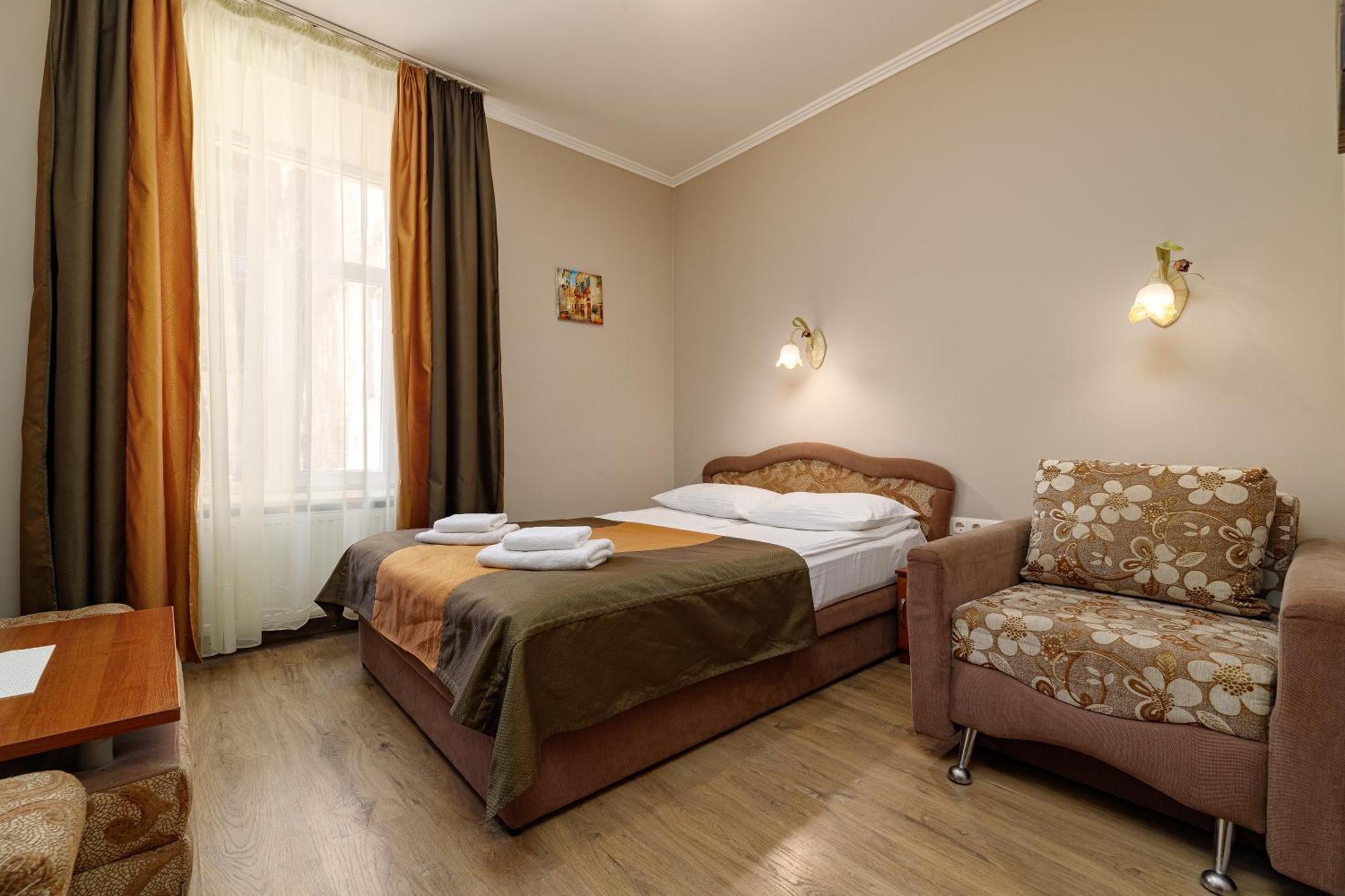 Hotel Kaiser Econom Lviv Extérieur photo
